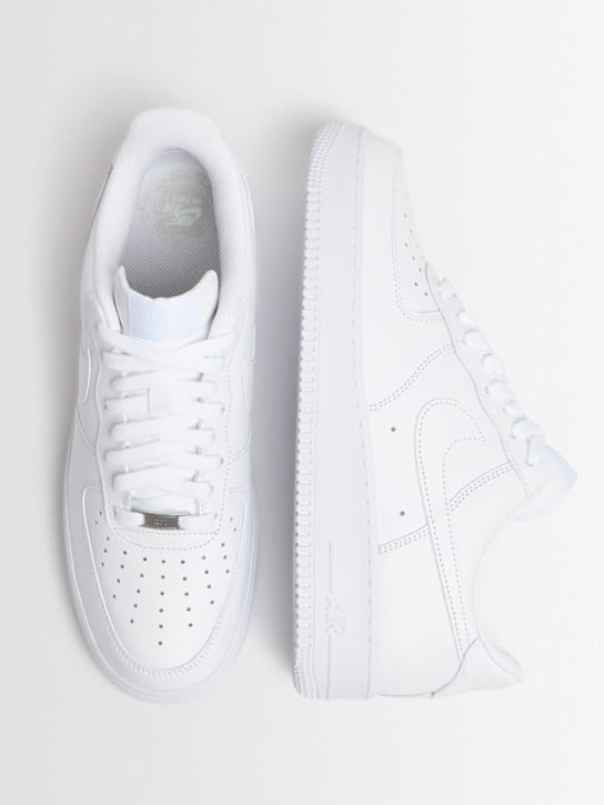 Nike - Low-top sneakers with lace-up fastening