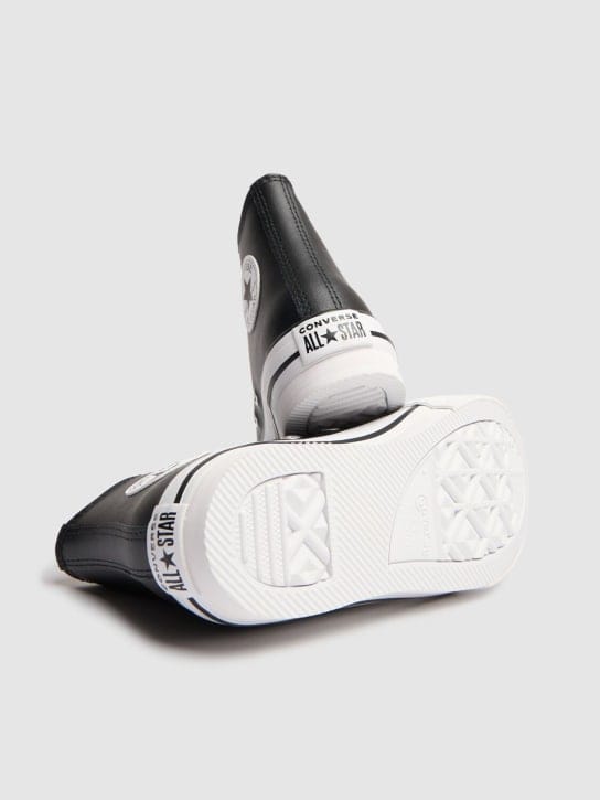 Converse: 查克·泰勒皮革运动鞋