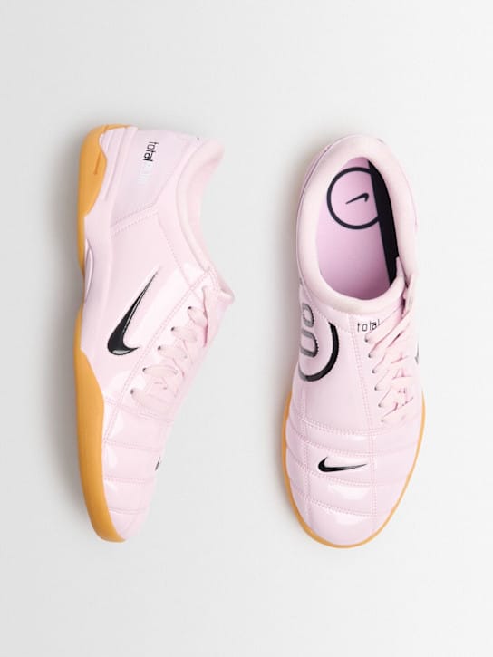 Nike: Low-top sneakers with lace-up closure