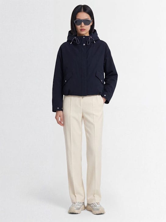 Moncler: 短款带帽羽绒服
