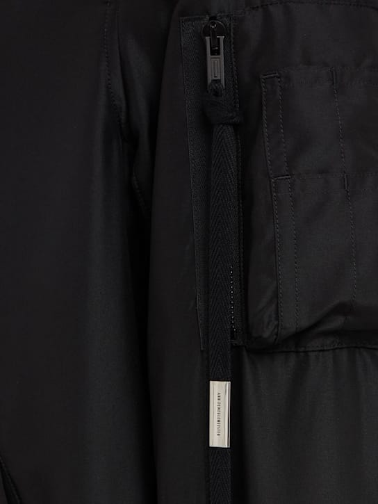 Ann Demeulemeester: 中央闭合飞行员夹克