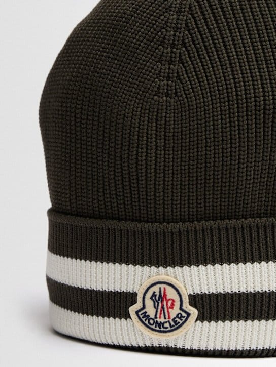 Moncler: 带标志的条纹针织帽