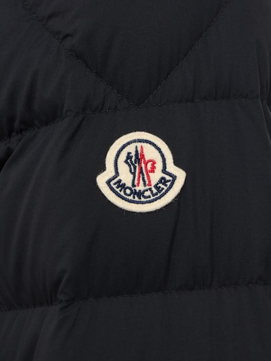 Moncler: 短款羽绒夹克，带领子