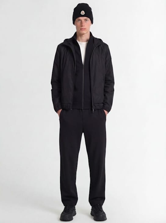 Moncler: 中央闭合夹克