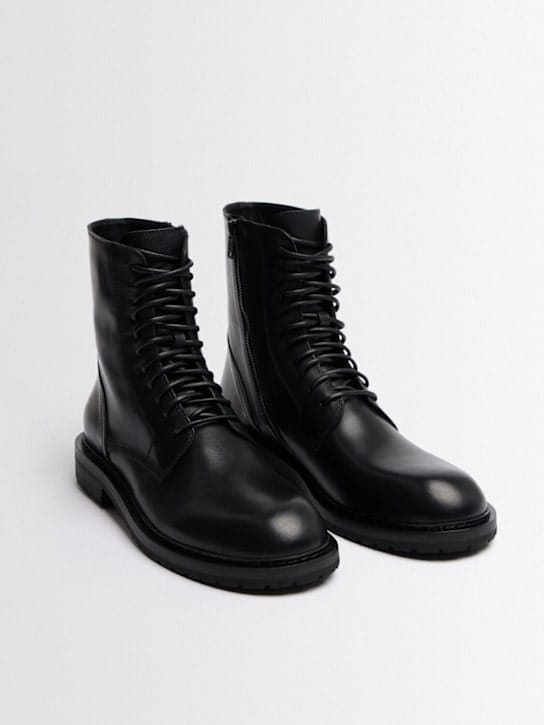 Ann Demeulemeester: 系带骑士风格 ankle boots