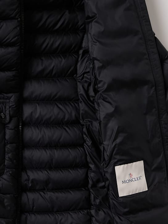 Moncler: 阿迪尔尼龙羽绒服