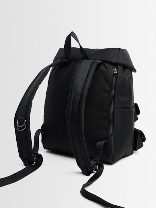 Sacai: 带翻盖和扣带的背包