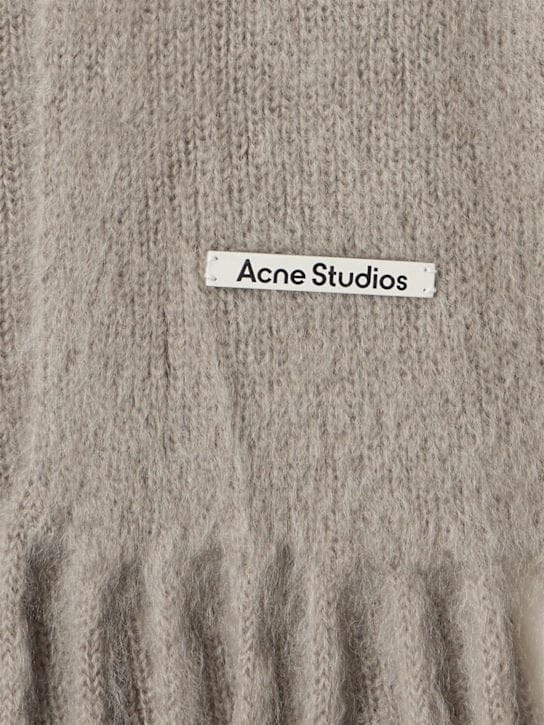Acne Studios - 带有流苏的围巾