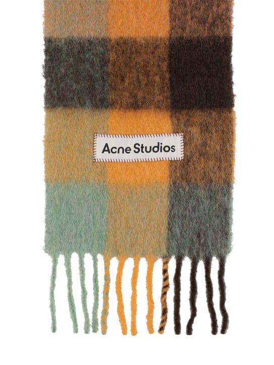 Acne Studios: 流苏围巾