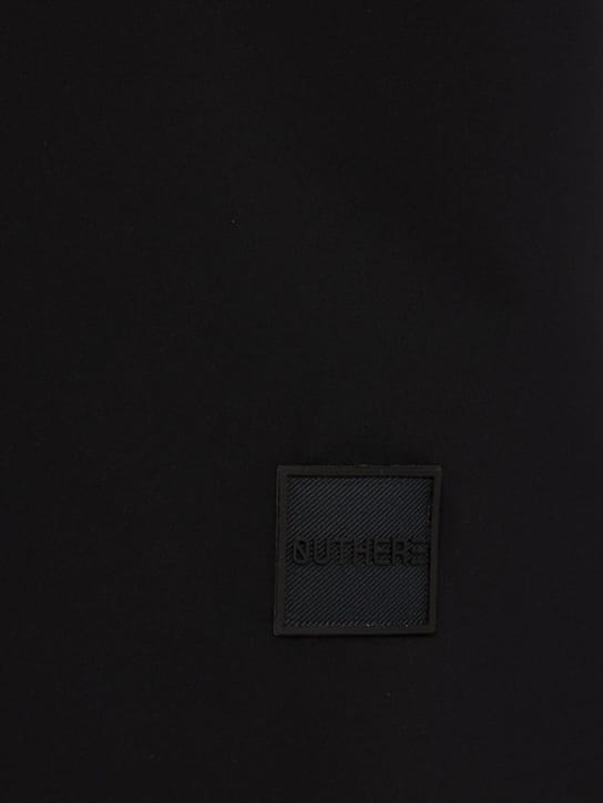 OUTHERE: 中央扣合的背心
