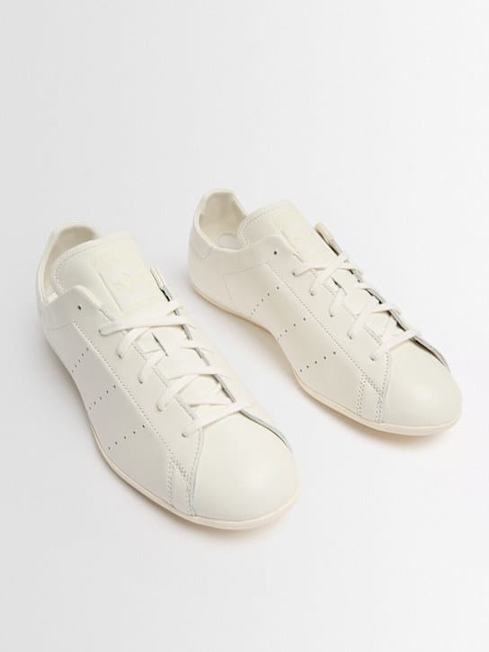 adidas Originals - 带鞋带的低帮运动鞋