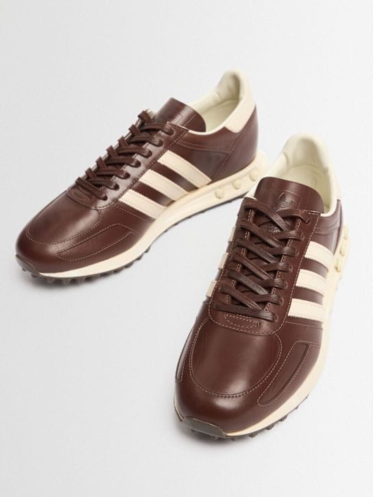 adidas Originals - 厚 sole 的低帮运动鞋