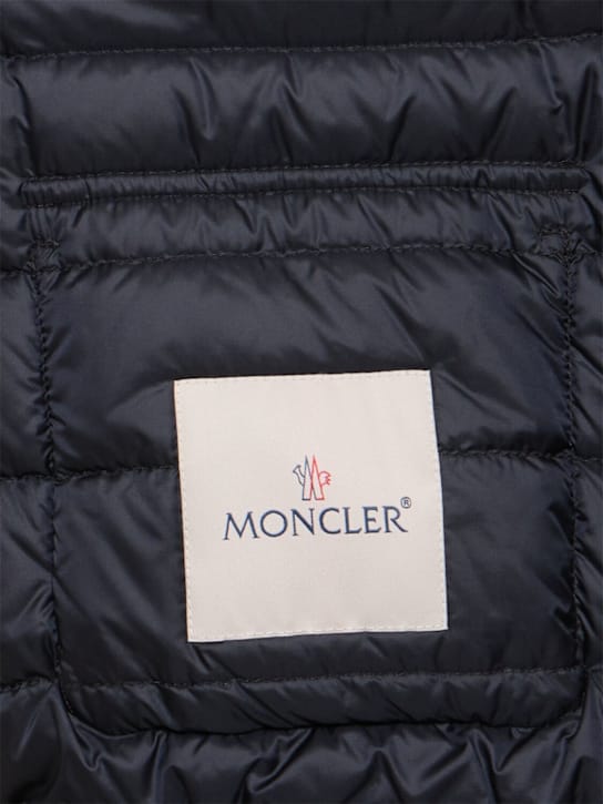 Moncler: 带领短羽绒服