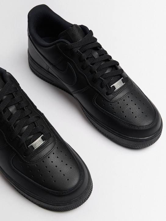 Nike - 厚底低帮运动鞋