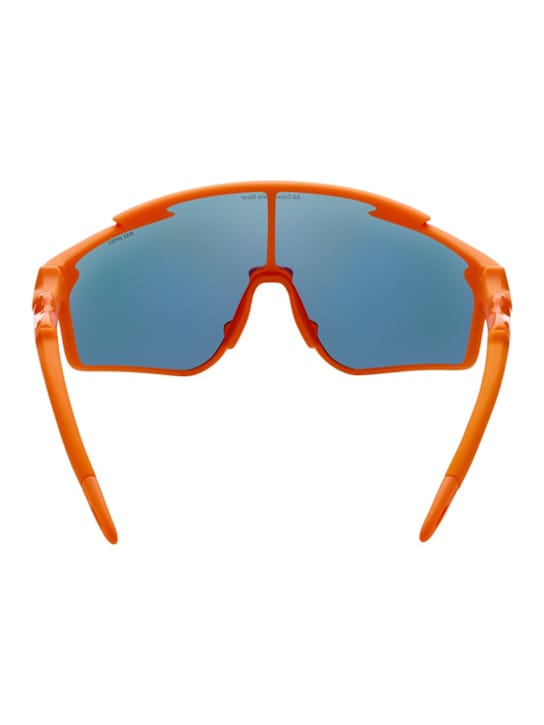 Nike: Mask-style sunglasses