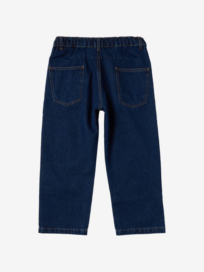 Main Story: Jeans in cotone biologico a vestibilità ampia