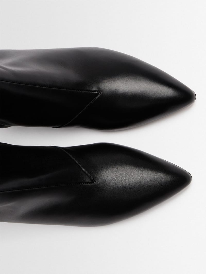 Jil Sander: Botte aus Kalbsleder mit Spool-Absatz