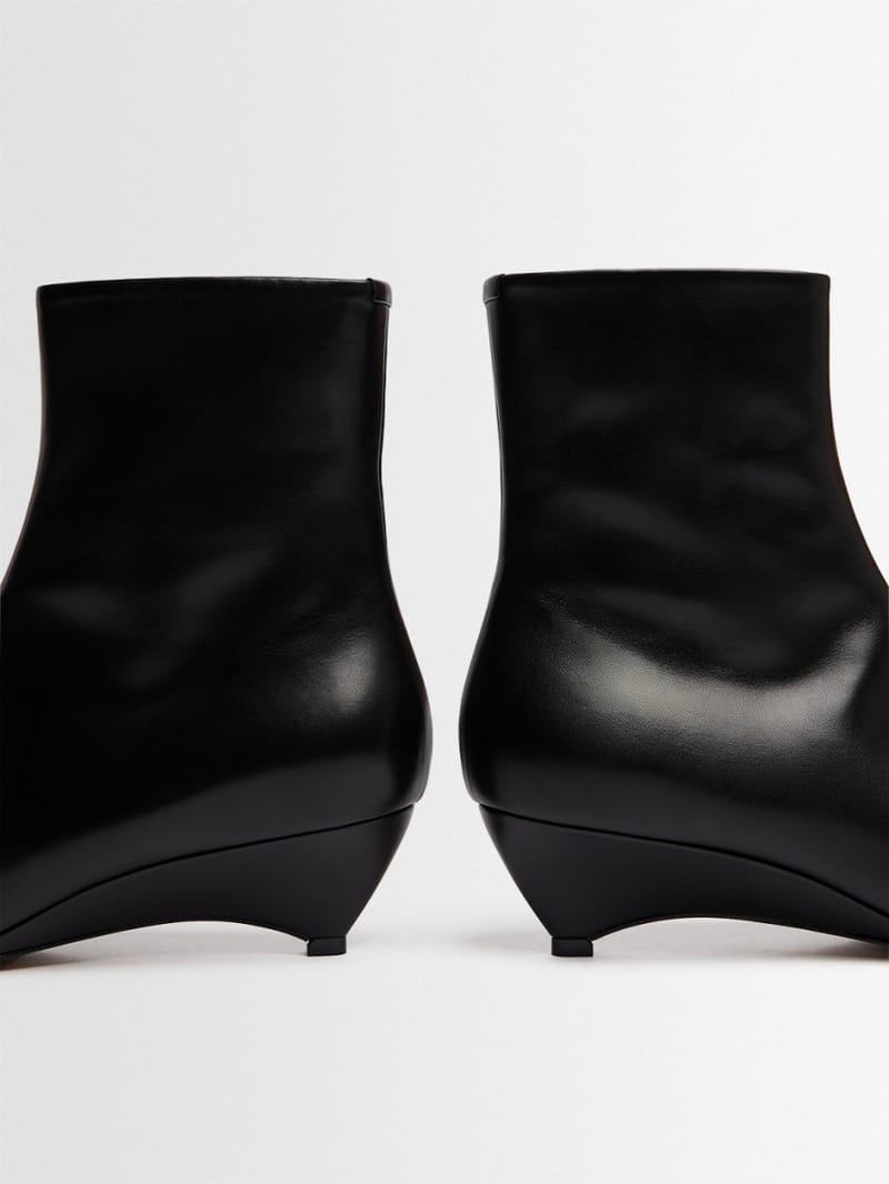Jil Sander: Botte aus Kalbsleder mit Spool-Absatz