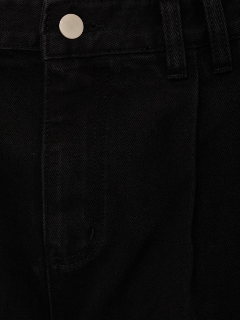 LA PISCINE: Belted pin-tuck denim pants