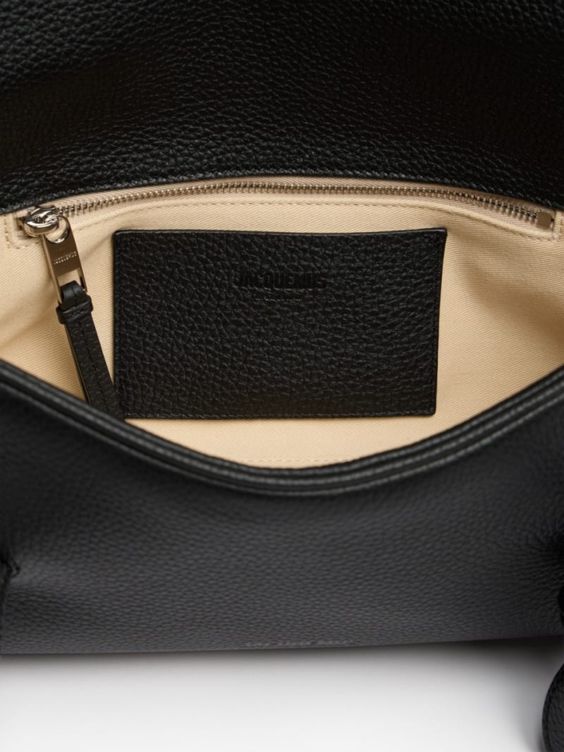 Jacquemus: Henkeltasche Le Turismo Long aus Leder