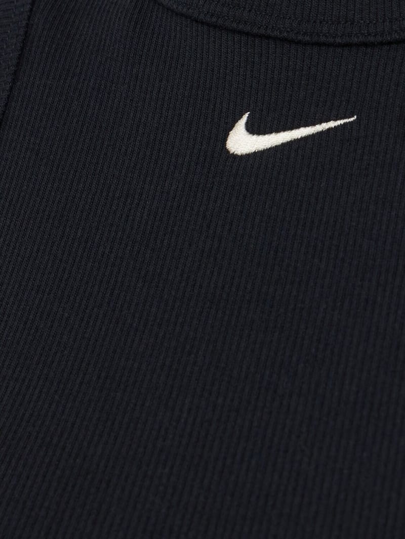 Nike: 割裁上衣