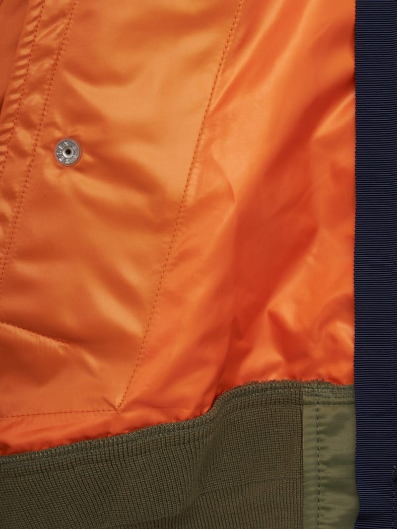 Sacai: 经典海绵运动衫 X 尼龙斜纹连帽衫