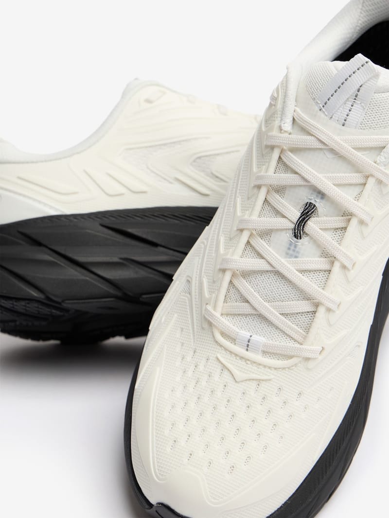 Hoka: Clifton UTL sneakers