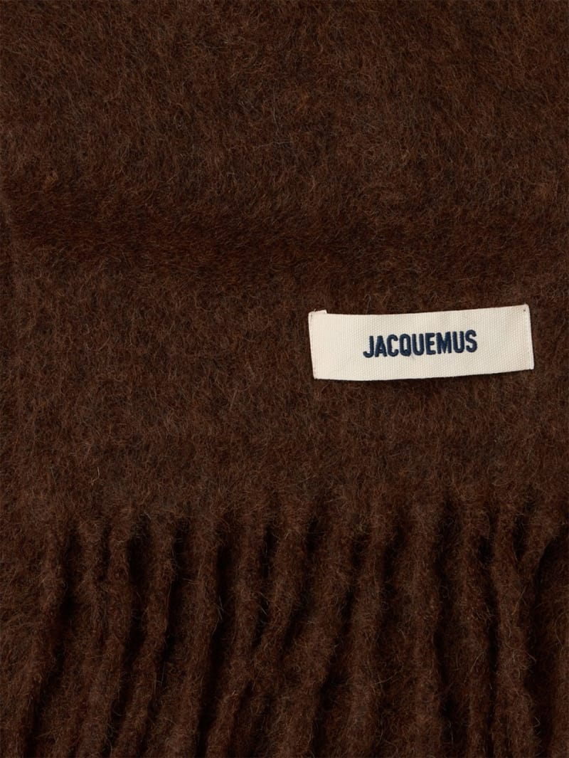 Jacquemus: L'echarpe carro