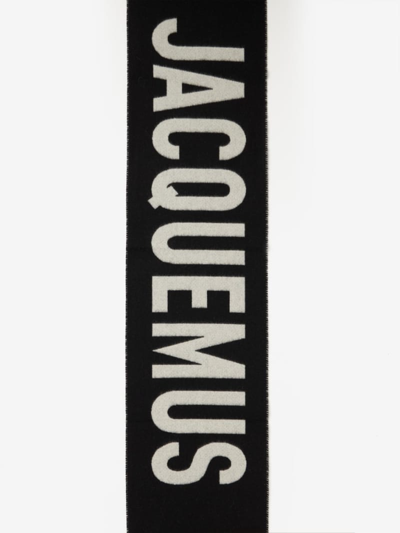 Jacquemus: L'echarpe jacquemus