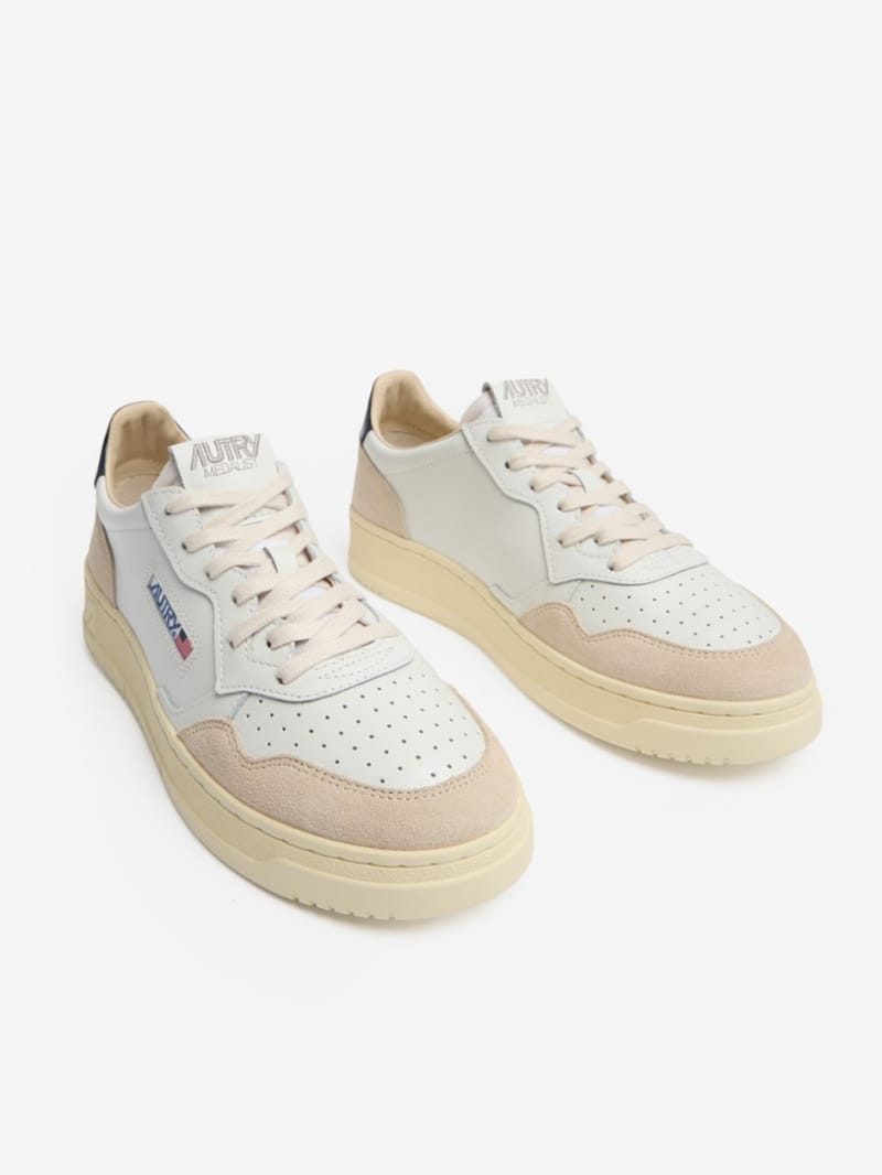 Autry - Medalist Low sneakers in cow leather