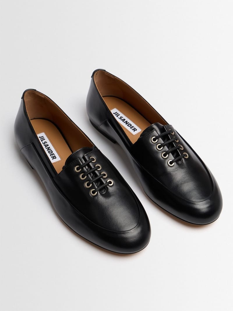 Jil Sander: Lederloafer aus Kuhhaut mit Metalldetails