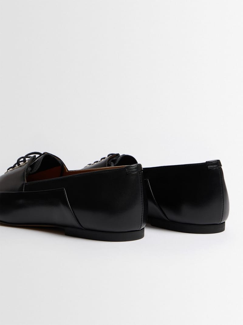 Jil Sander: Lederloafer aus Kuhhaut mit Metalldetails