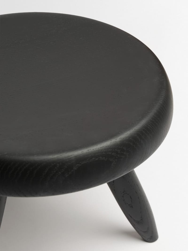 Cassina - Sgabello in legno con gambe coniche