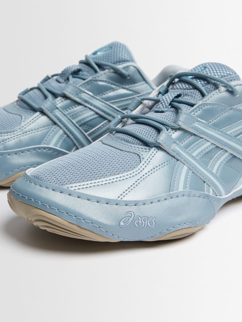 Asics: 聚酯纤维超同步运动鞋