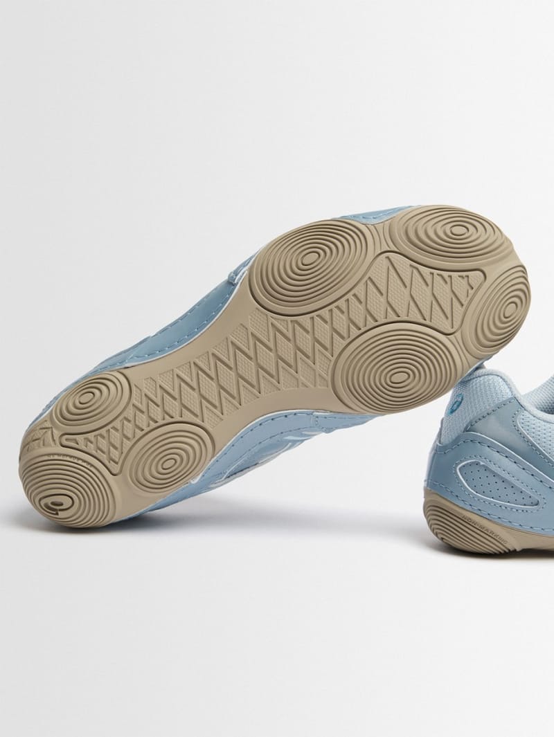 Asics: 聚酯纤维超同步运动鞋