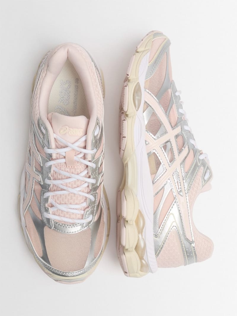 Asics: Polyester Gel-Cumulus 16 sneakers