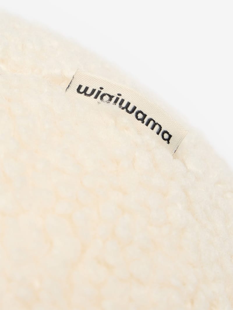WIGIWAMA: Cuscino sferico effetto teddy