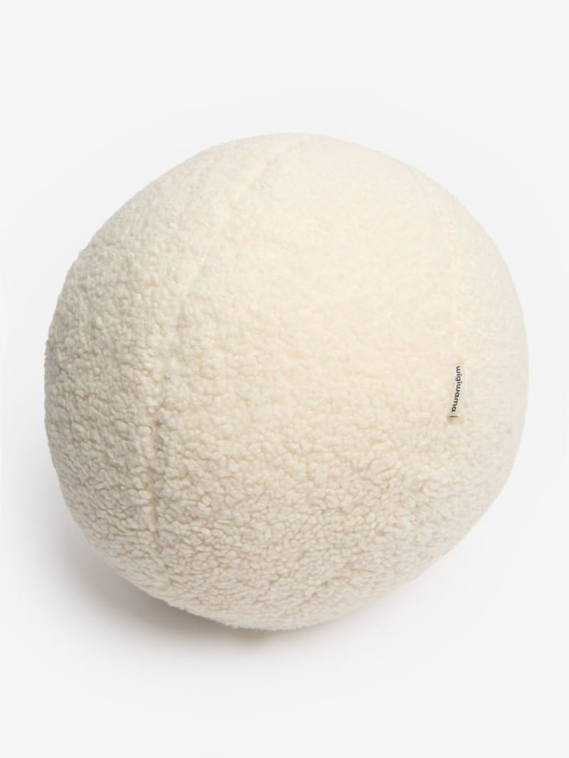WIGIWAMA - Teddy-effect ball cushion