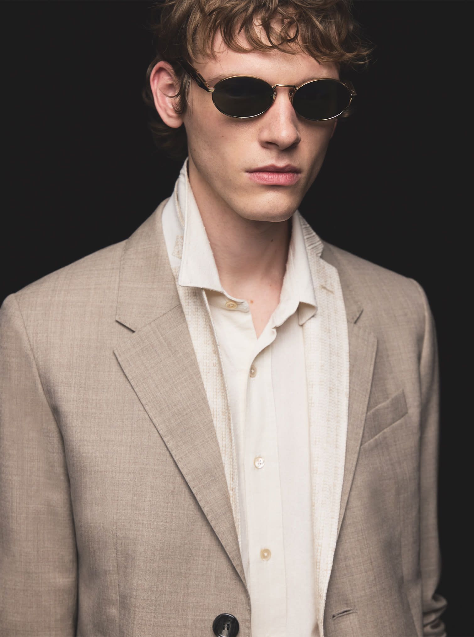 Men look with linen white shirt and linen beige jacket