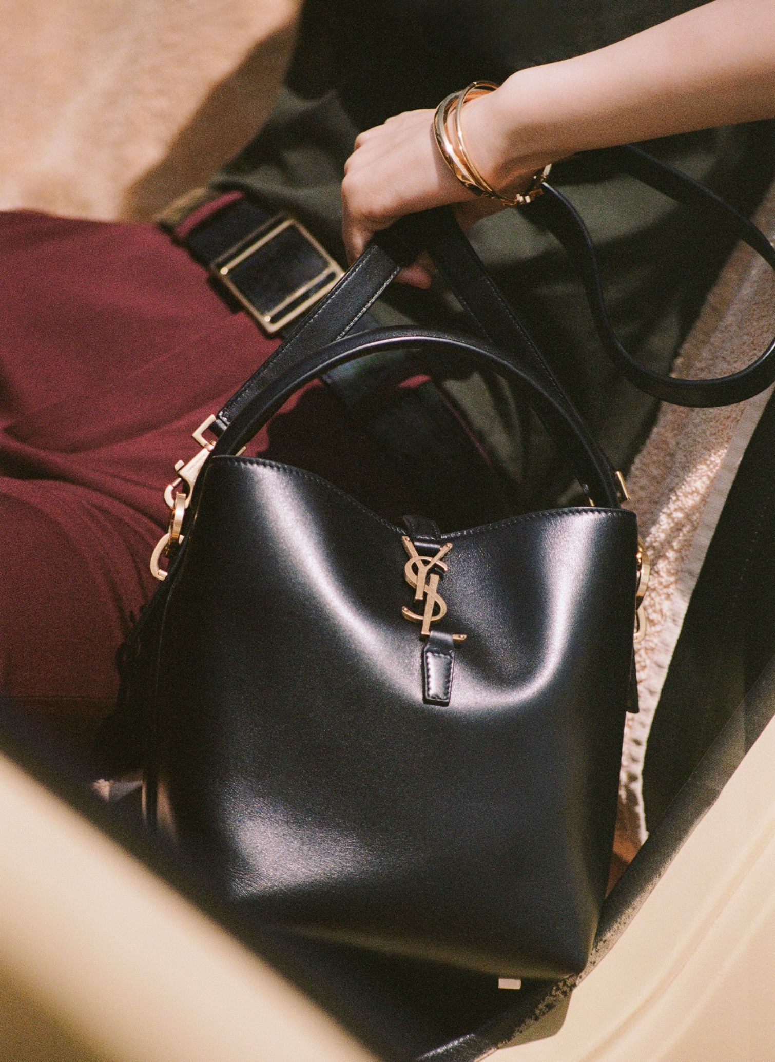 Saint Laurent bag: Large Le 5 à 7 smooth leather supple bag